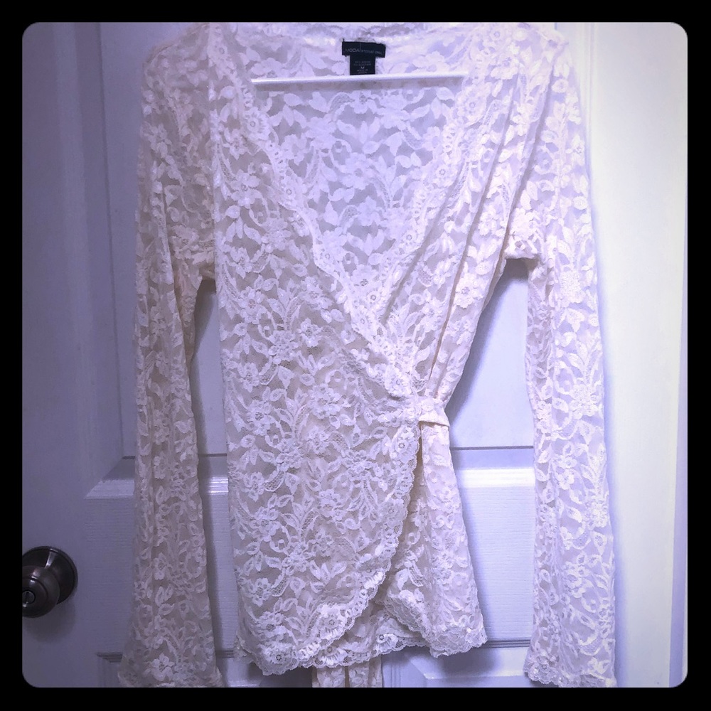 Long sleeve lace v-neck